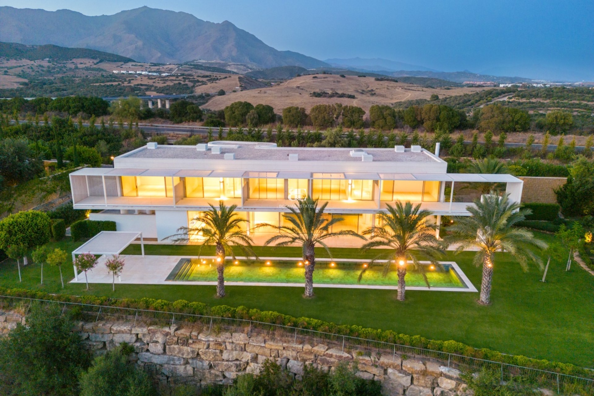 Herverkoop - Villa -
Malaga - Casares