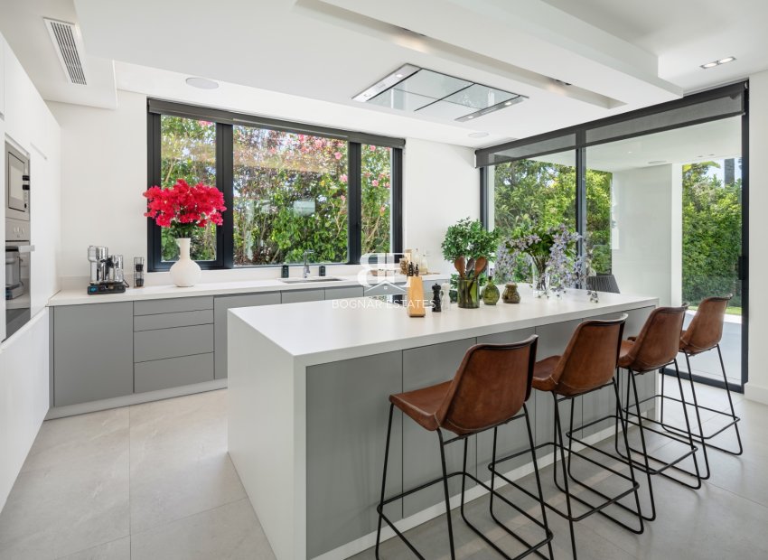 Herverkoop - Villa -
Marbella - East Marbella