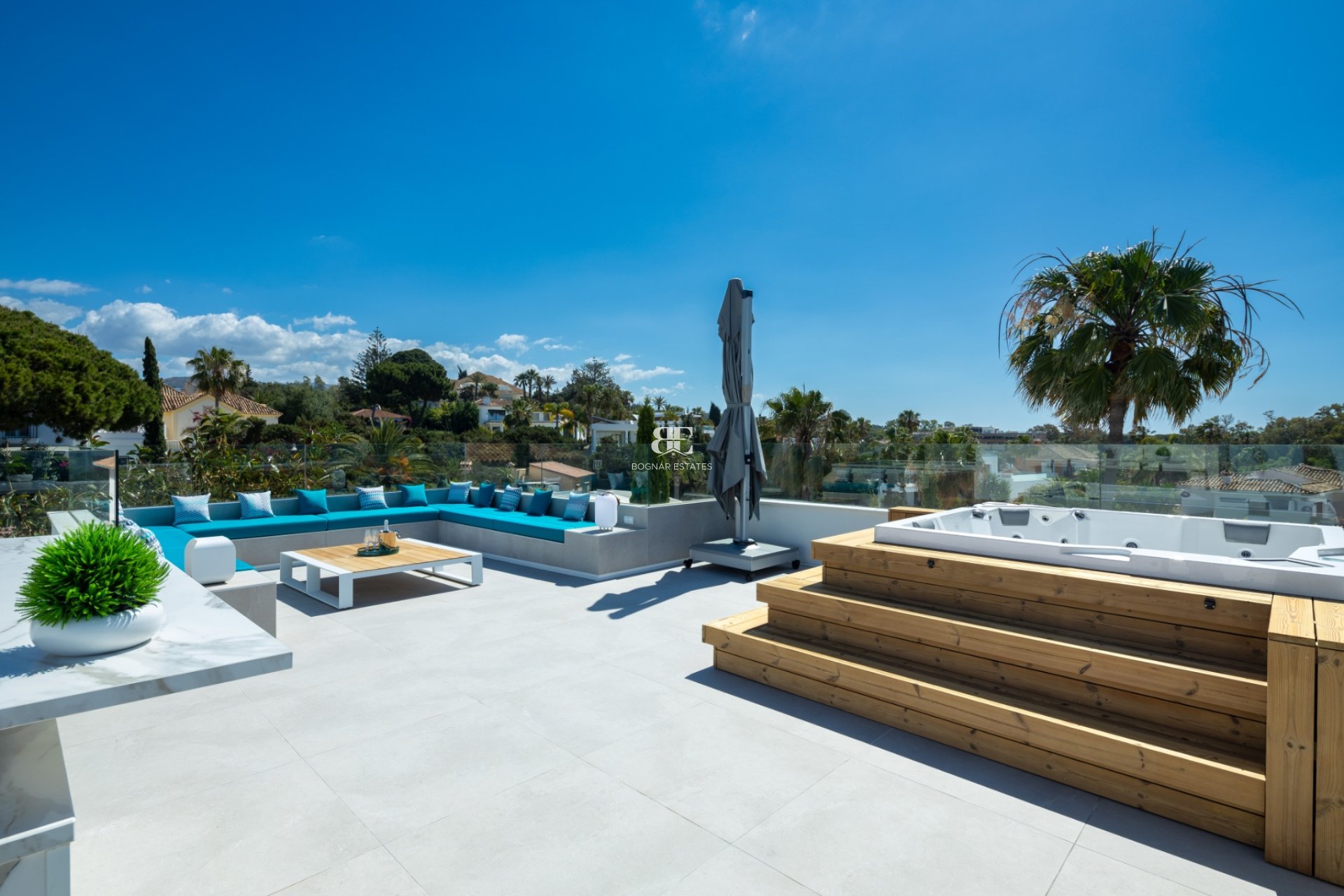 Herverkoop - Villa -
Marbella - East Marbella