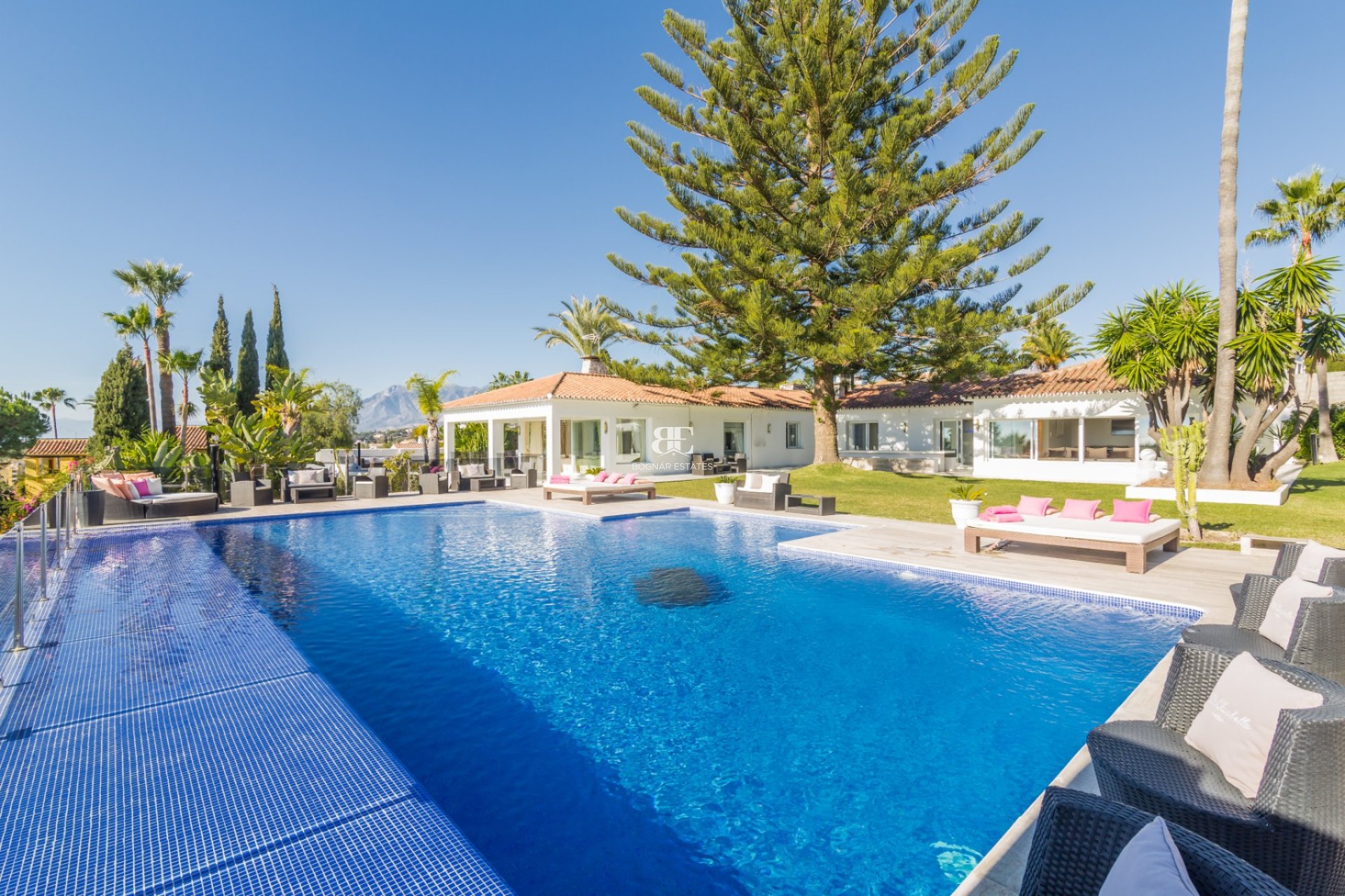 Herverkoop - Villa -
Marbella - Elviria