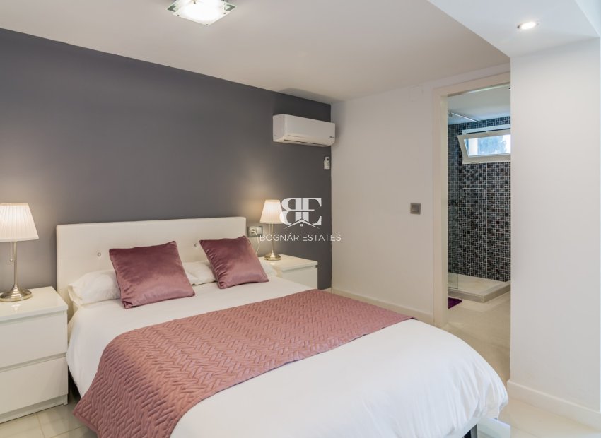 Herverkoop - Villa -
Marbella - Elviria