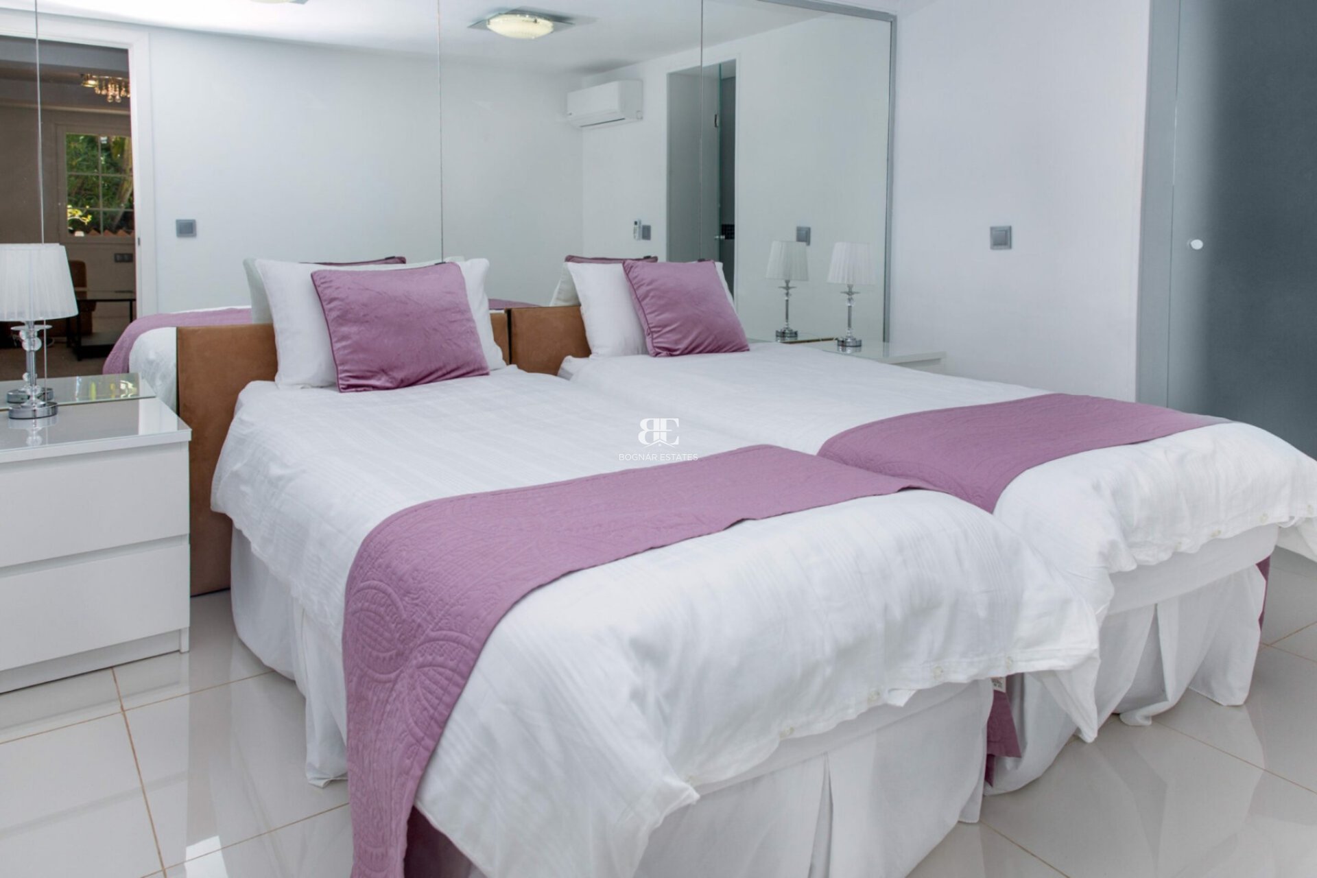 Herverkoop - Villa -
Marbella - Elviria