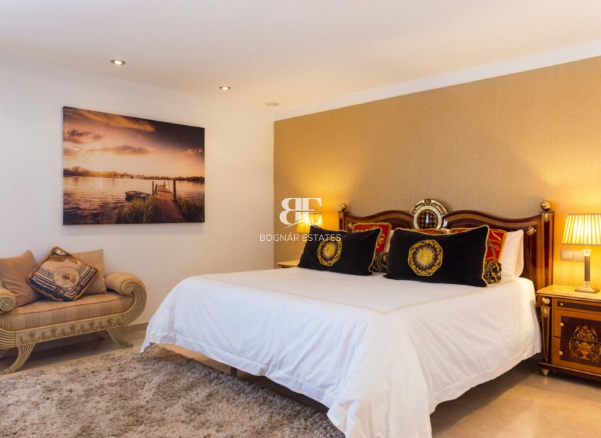 Herverkoop - Villa -
Marbella - Elviria