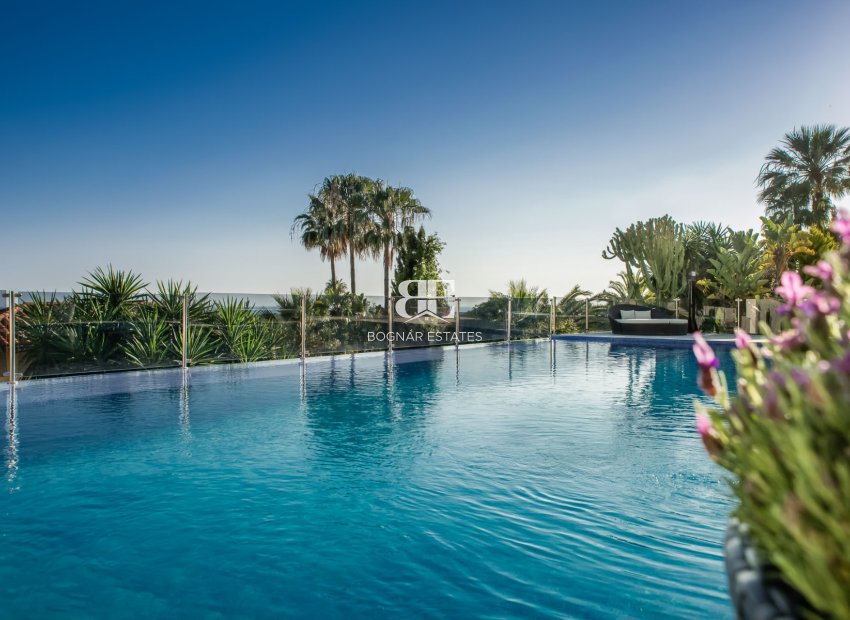 Herverkoop - Villa -
Marbella - Elviria