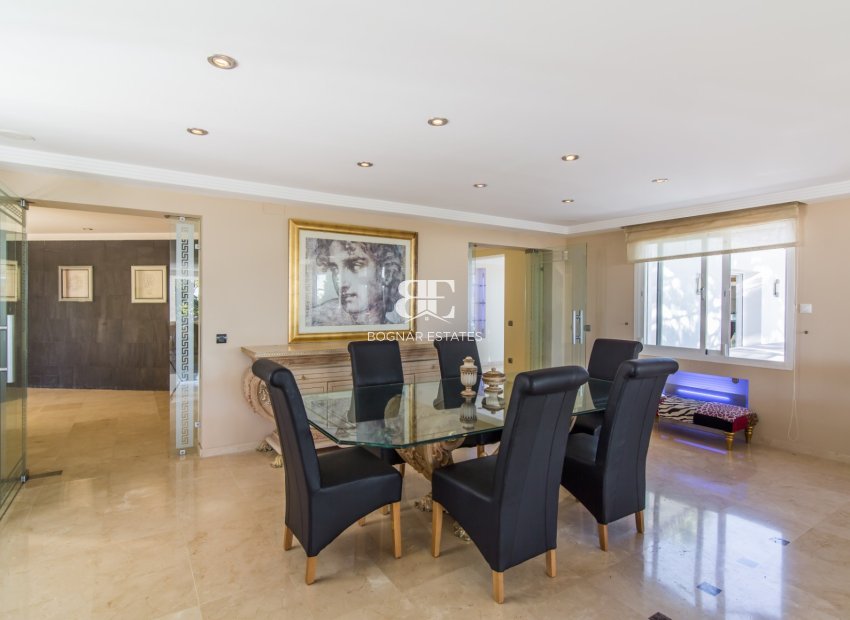 Herverkoop - Villa -
Marbella - Elviria