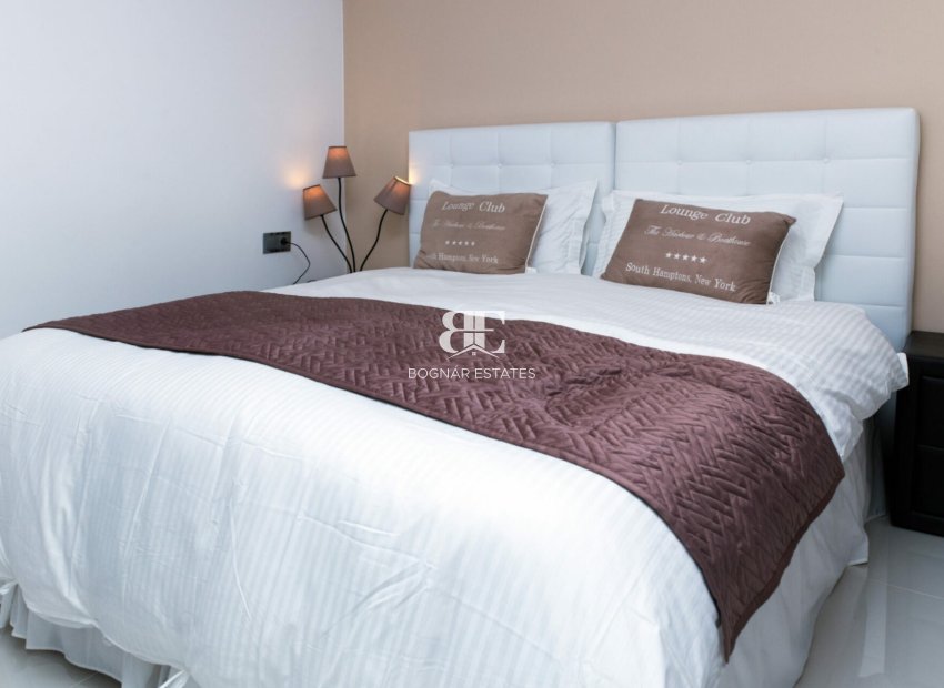 Herverkoop - Villa -
Marbella - Elviria