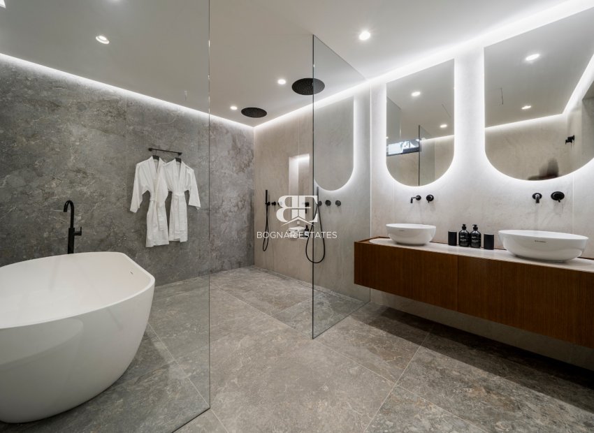 Herverkoop - Villa -
Marbella - Nagueles