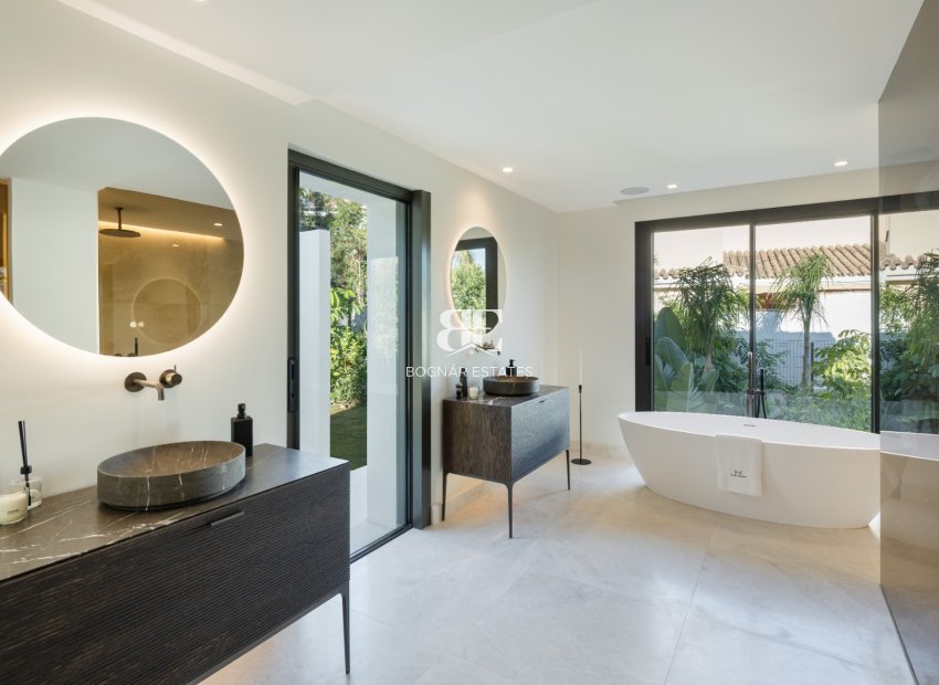 Herverkoop - Villa -
Marbella - Nueva Andalucía