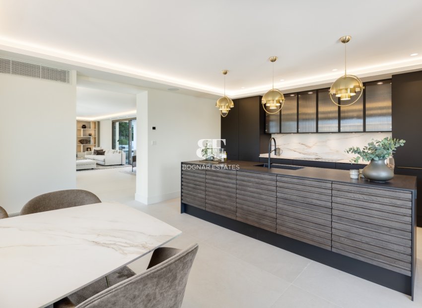 Herverkoop - Villa -
Marbella - Nueva Andalucía