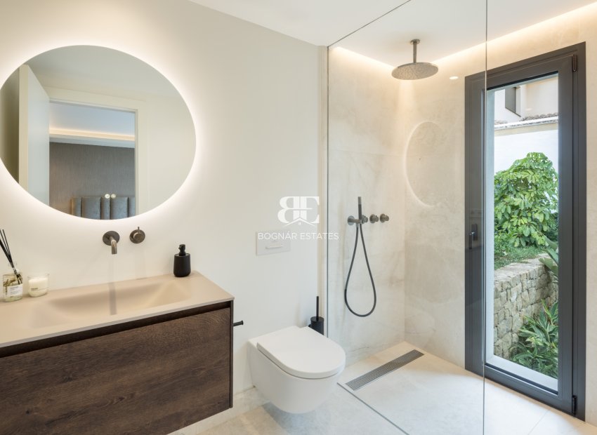 Herverkoop - Villa -
Marbella - Nueva Andalucía