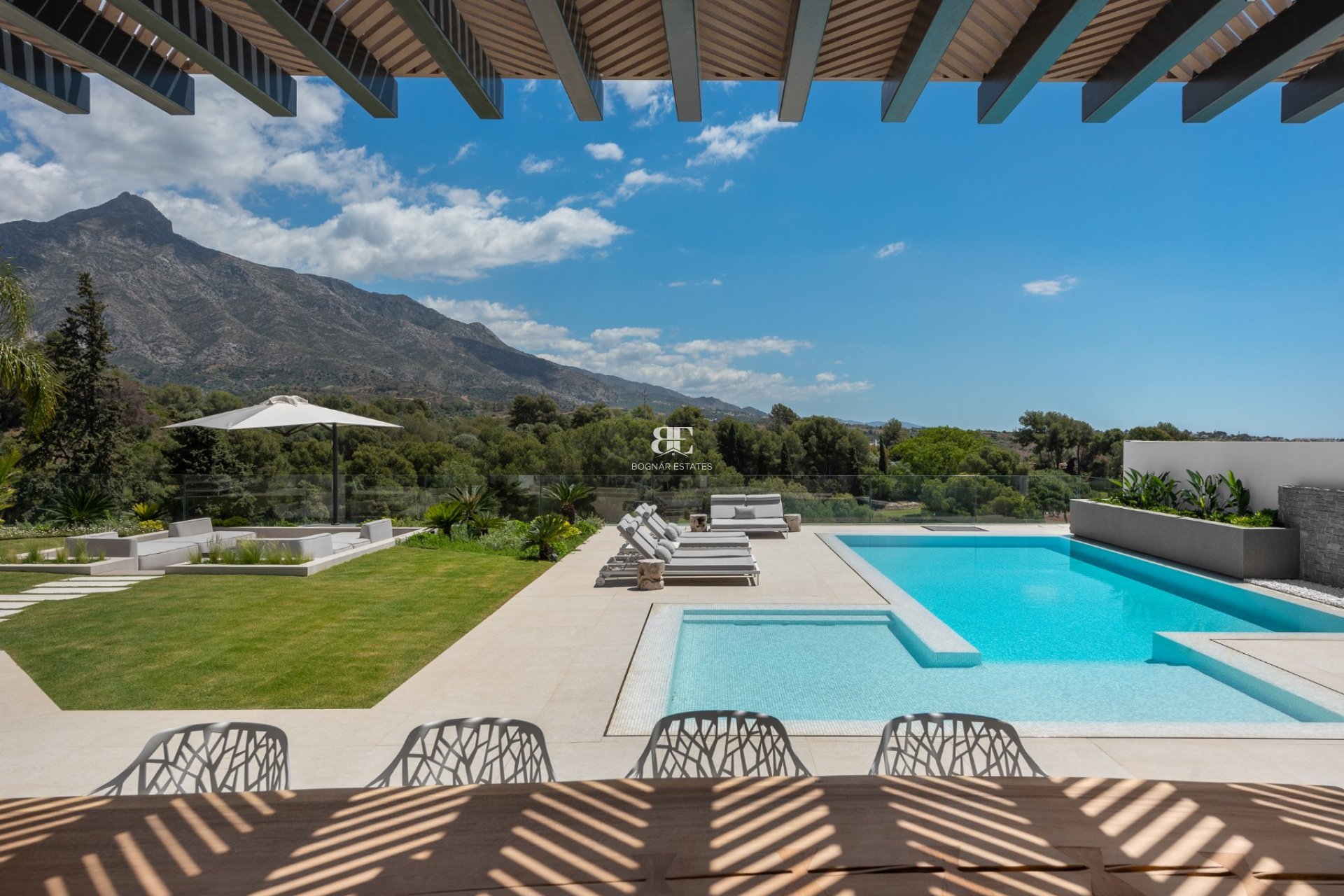 Herverkoop - Villa -
Marbella - Nueva Andalucía