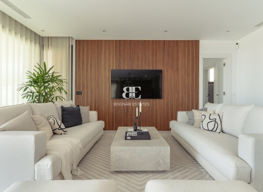 Herverkoop - Villa -
Marbella - Nueva Andalucía