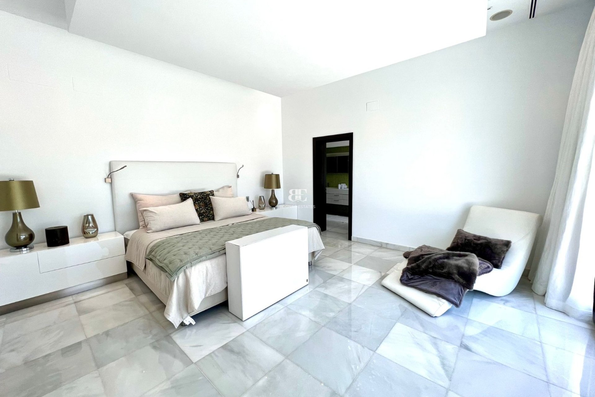 Herverkoop - Villa -
Marbella - Nueva Andalucía