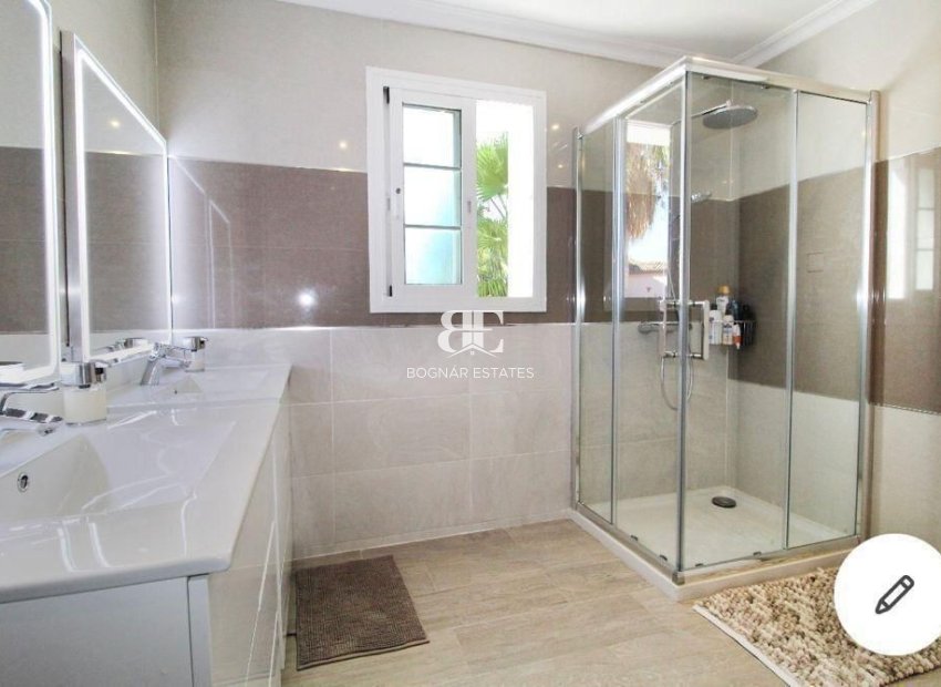 Herverkoop - Villa -
Marbella - Nueva Andalucía