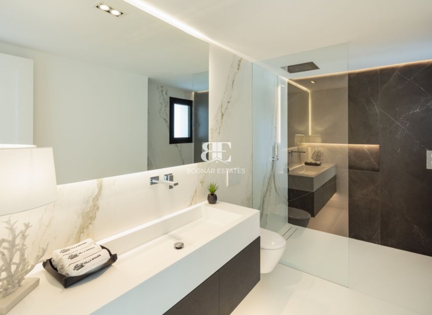 Herverkoop - Villa -
Marbella - Nueva Andalucía