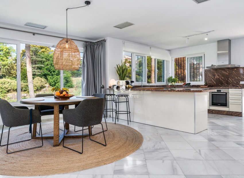 Herverkoop - Villa -
Marbella - Nueva Andalucía