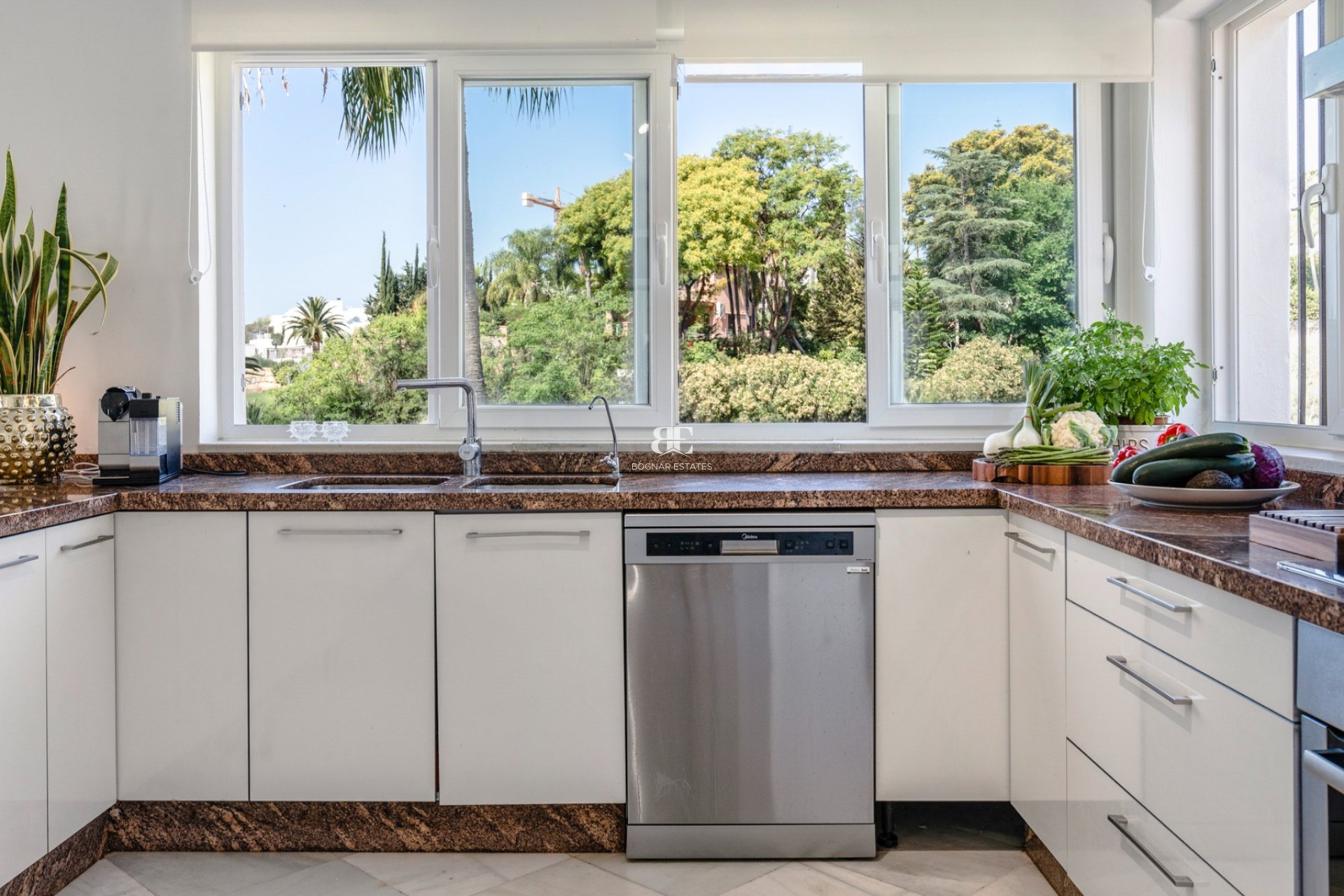 Herverkoop - Villa -
Marbella - Nueva Andalucía