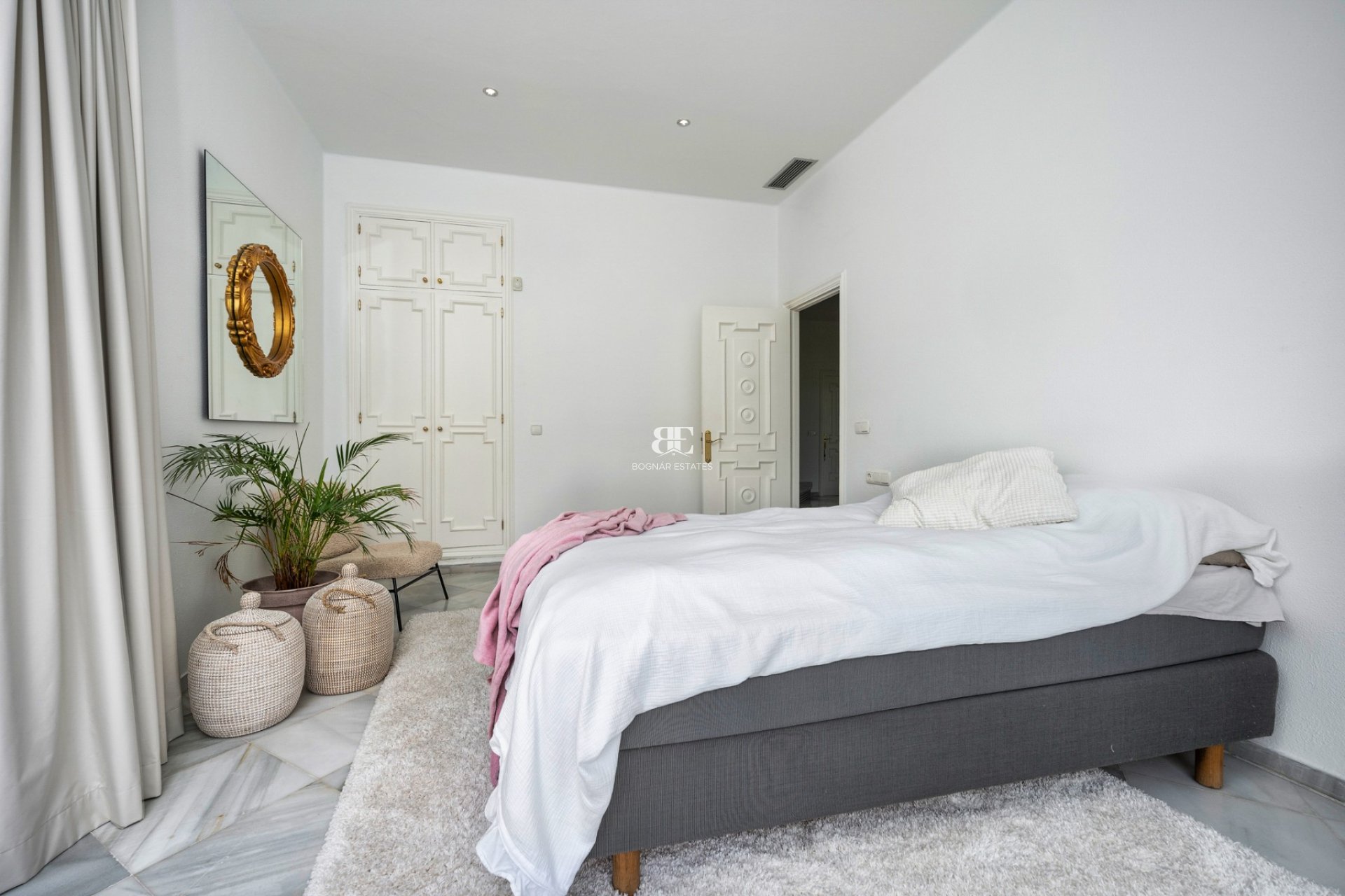 Herverkoop - Villa -
Marbella - Nueva Andalucía