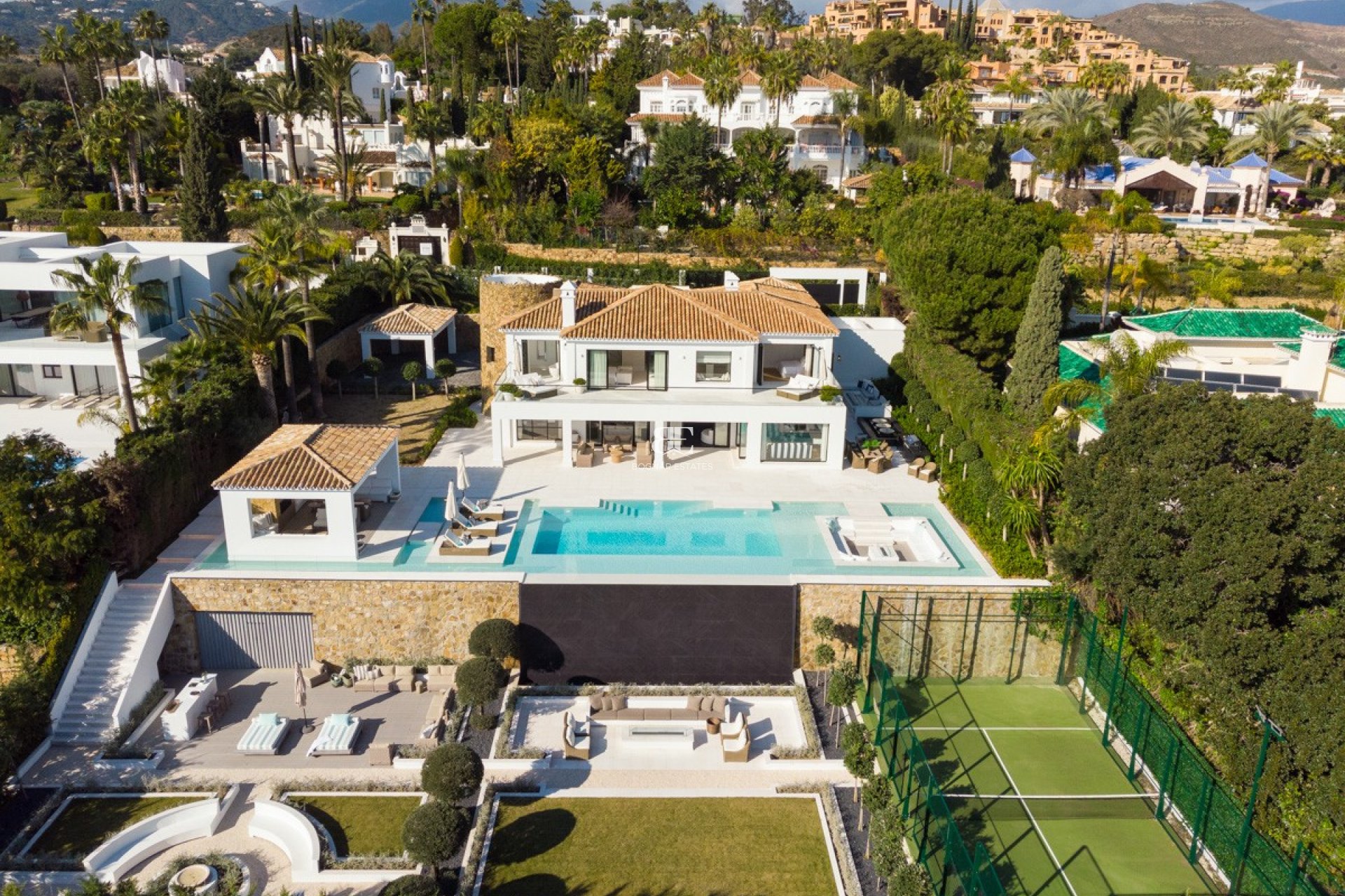 Herverkoop - Villa -
Marbella - Nueva Andalucía