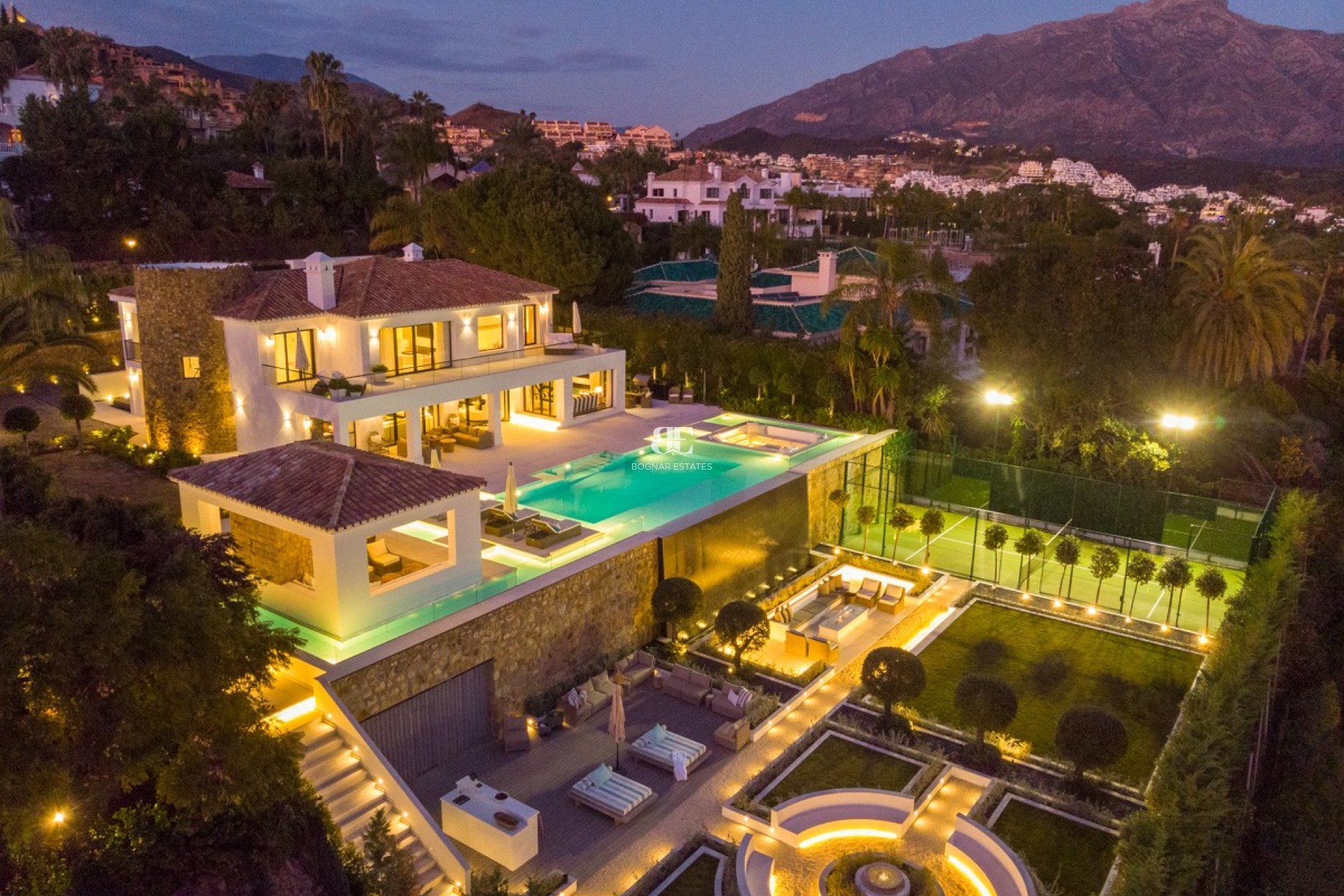 Herverkoop - Villa -
Marbella - Nueva Andalucía