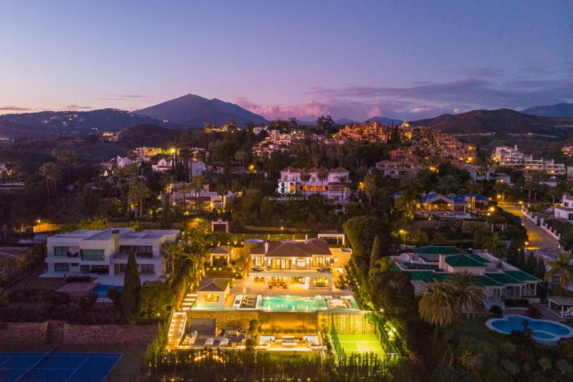 Herverkoop - Villa -
Marbella - Nueva Andalucía