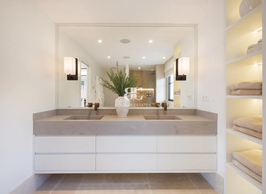 Herverkoop - Villa -
Marbella - Nueva Andalucía