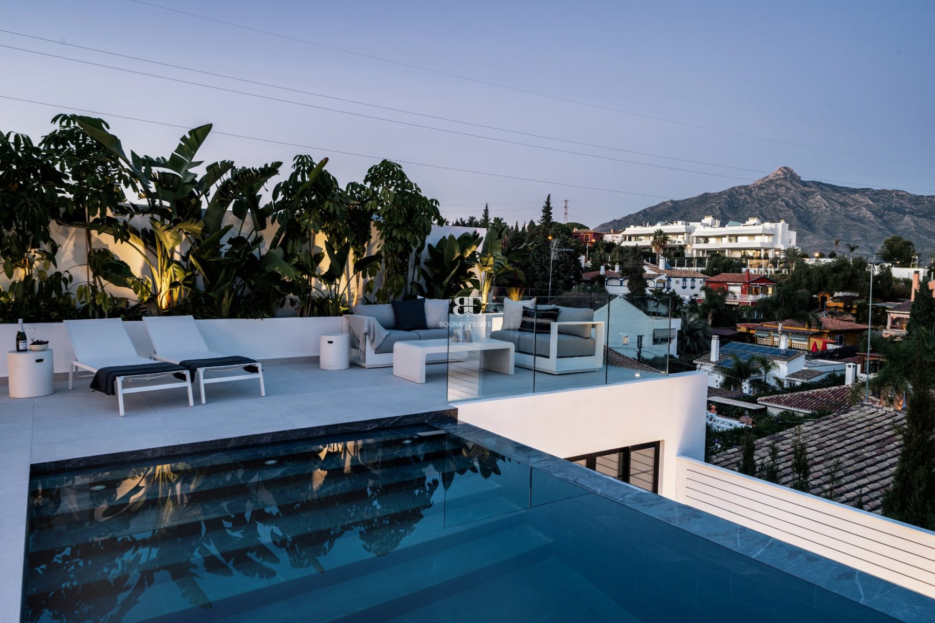 Herverkoop - Villa -
Marbella - Nueva Andalucía