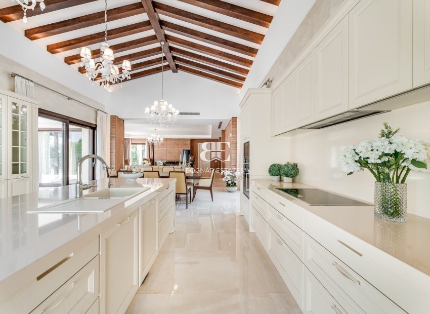 Herverkoop - Villa -
Marbella - Nueva Andalucía