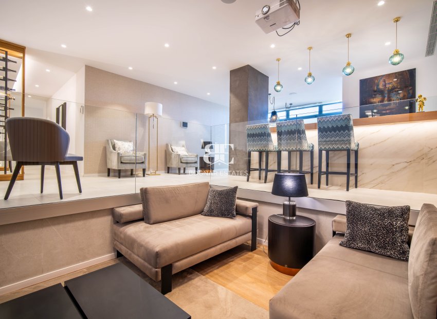 Herverkoop - Villa -
Marbella - Nueva Andalucía