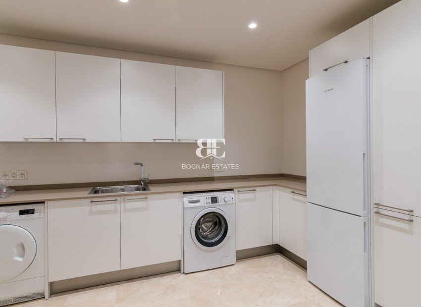 Herverkoop - Villa -
Marbella - Nueva Andalucía