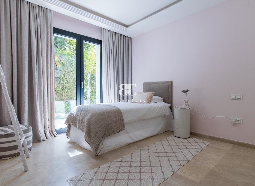 Herverkoop - Villa -
Marbella - Nueva Andalucía