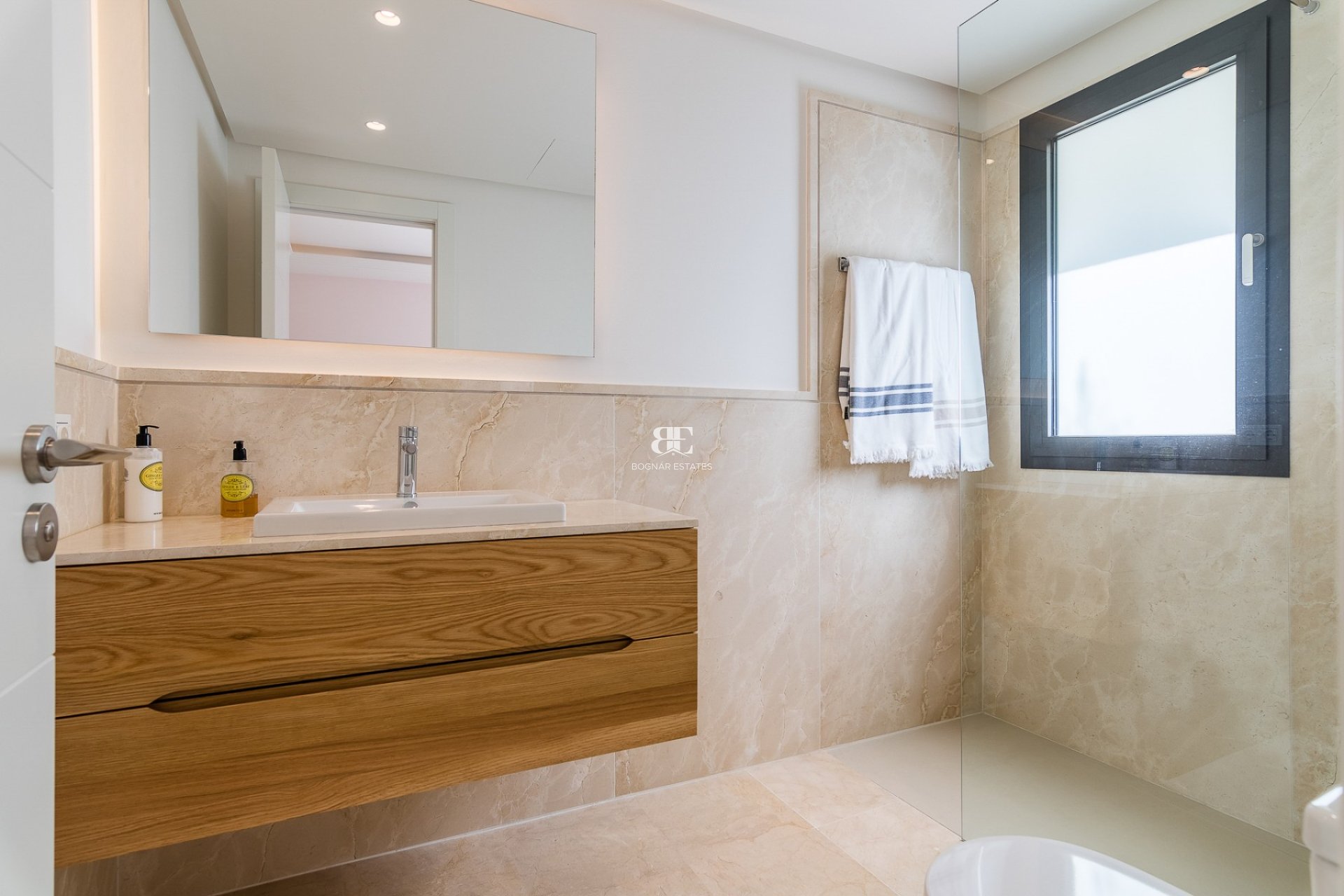 Herverkoop - Villa -
Marbella - Nueva Andalucía