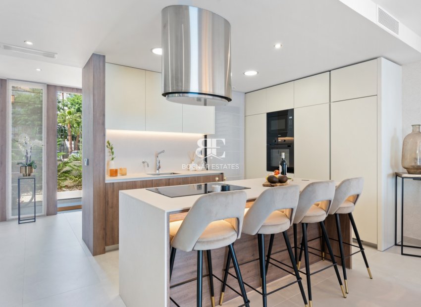 Herverkoop - Villa -
Marbella - Puerto Banús