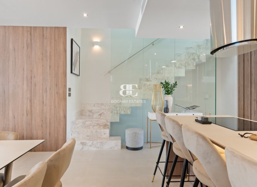 Herverkoop - Villa -
Marbella - Puerto Banús