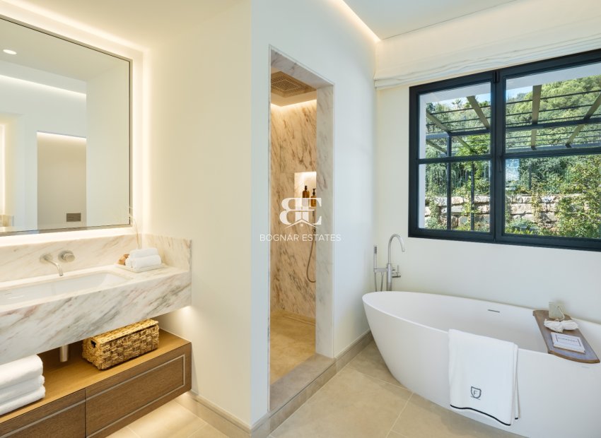 Herverkoop - Villa -
Marbella - Sierra Blanca