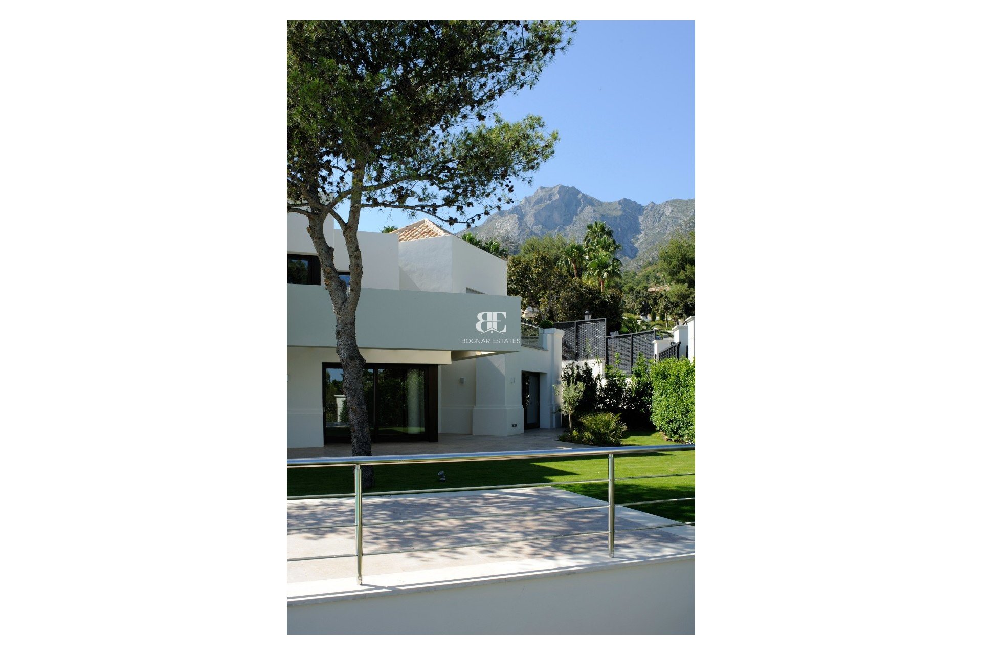 Herverkoop - Villa -
Marbella - Sierra Blanca
