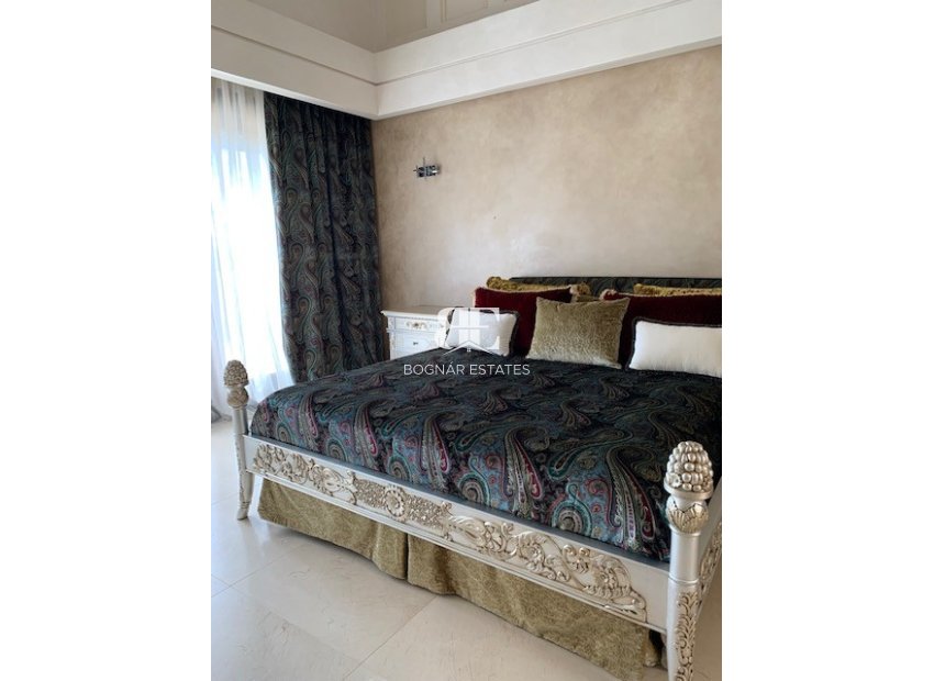 Herverkoop - Villa -
Marbella - Sierra Blanca