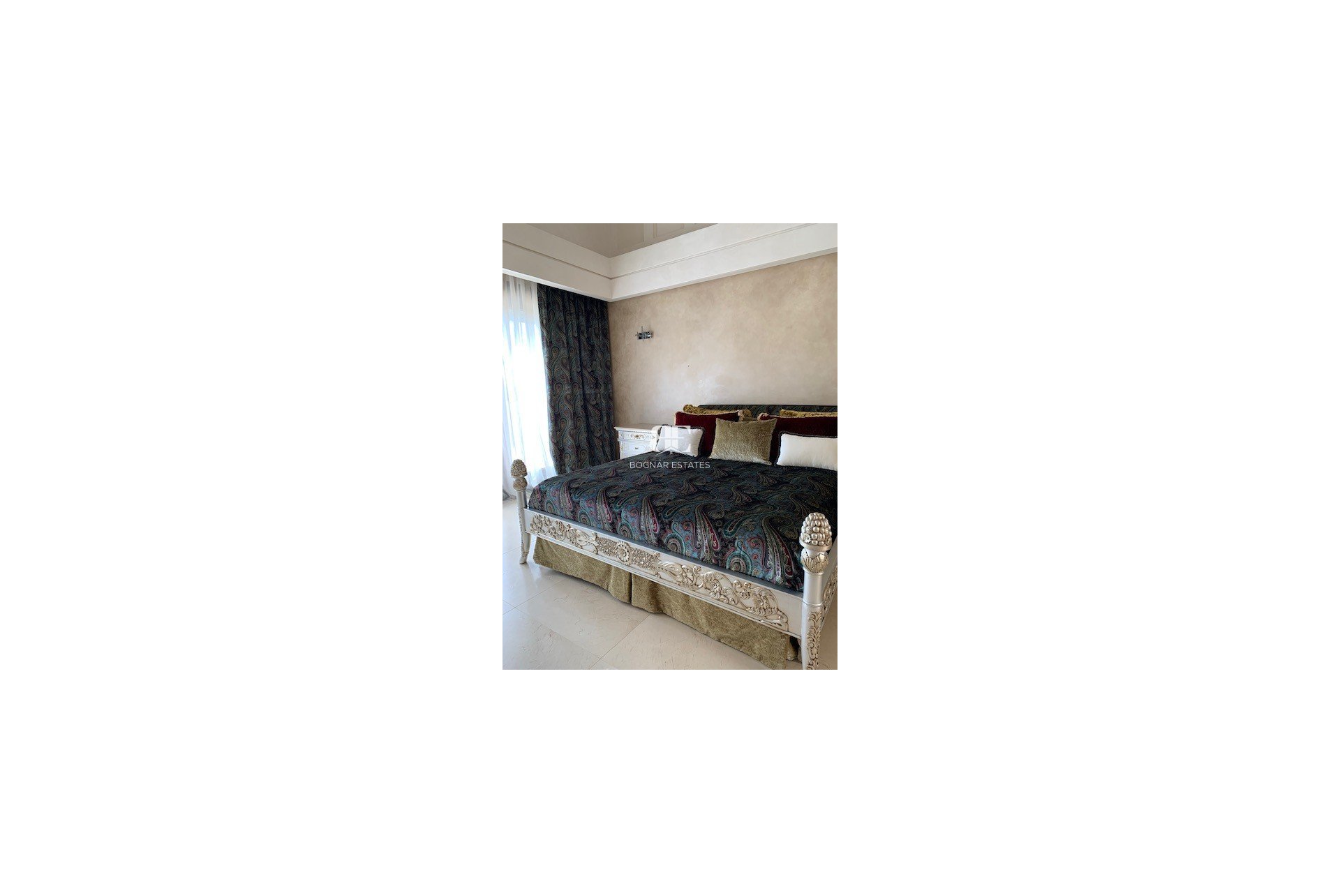 Herverkoop - Villa -
Marbella - Sierra Blanca