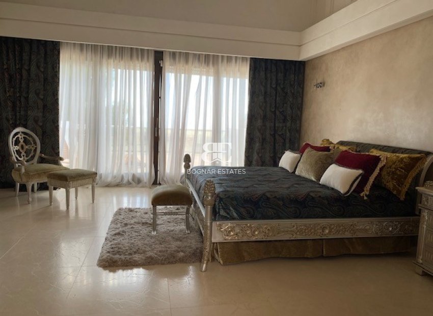 Herverkoop - Villa -
Marbella - Sierra Blanca