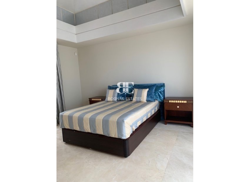 Herverkoop - Villa -
Marbella - Sierra Blanca