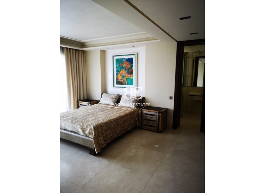 Herverkoop - Villa -
Marbella - Sierra Blanca