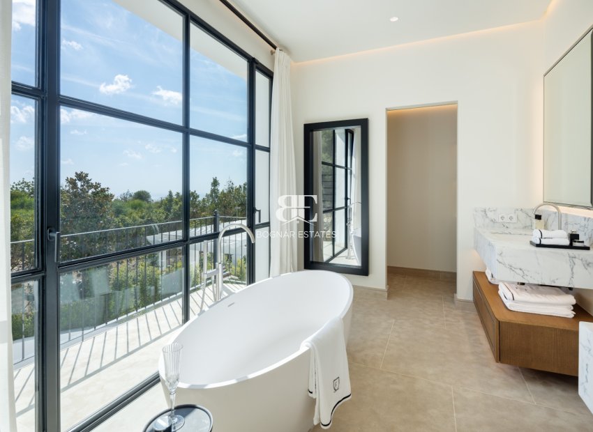 Herverkoop - Villa -
Marbella - Sierra Blanca
