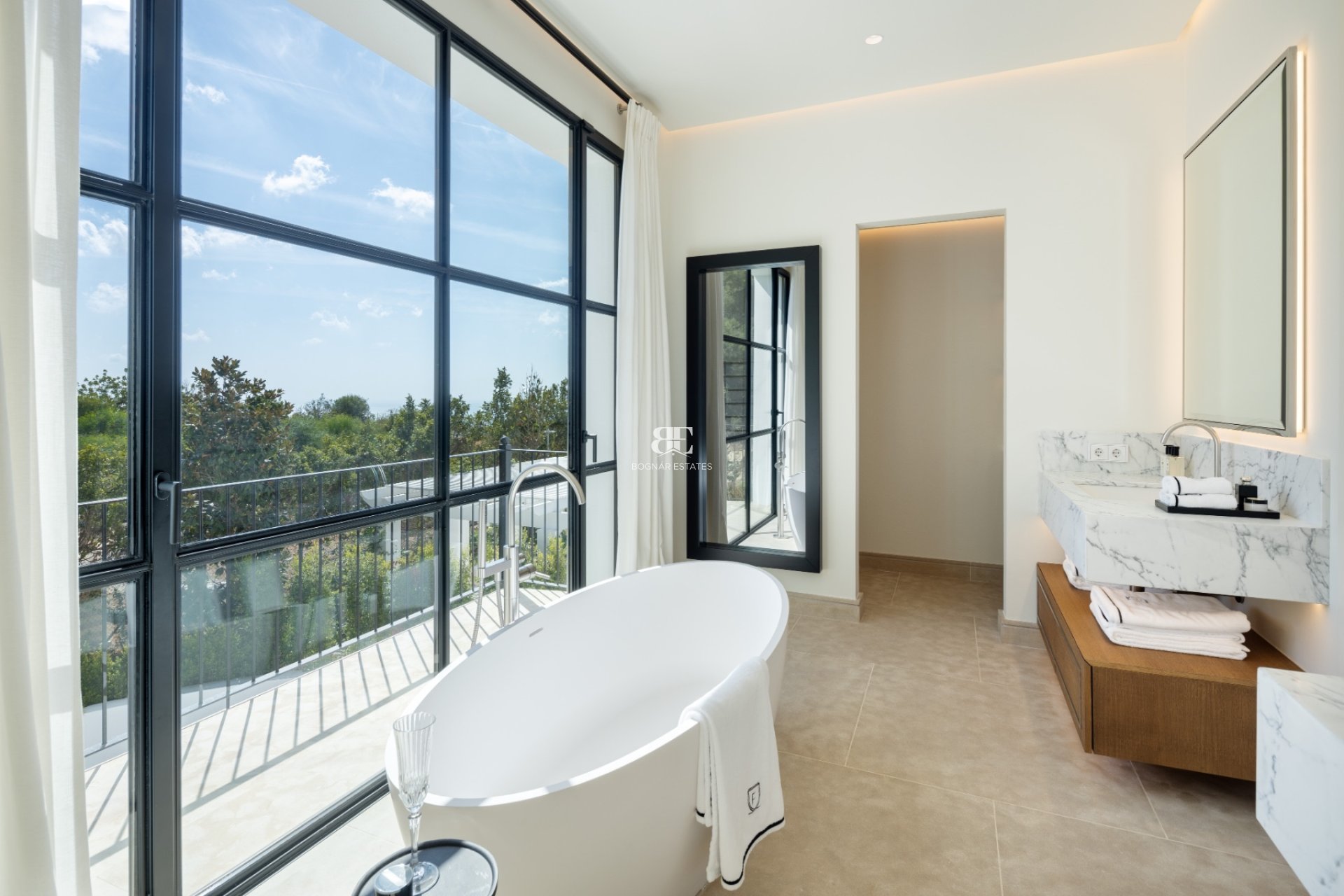 Herverkoop - Villa -
Marbella - Sierra Blanca
