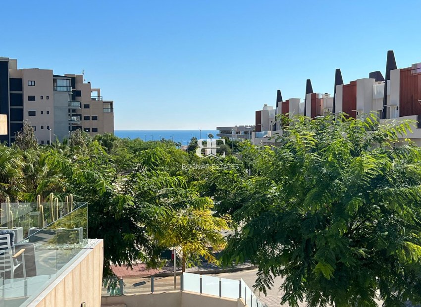 Herverkoop - Villa -
Mil Palmeras - Costa Blanca