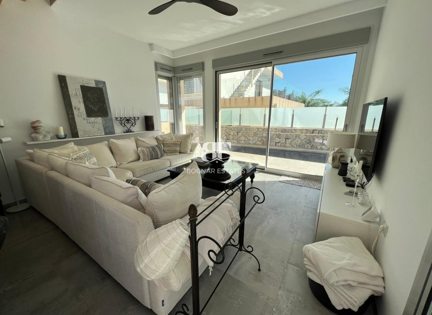 Herverkoop - Villa -
Mil Palmeras - Costa Blanca