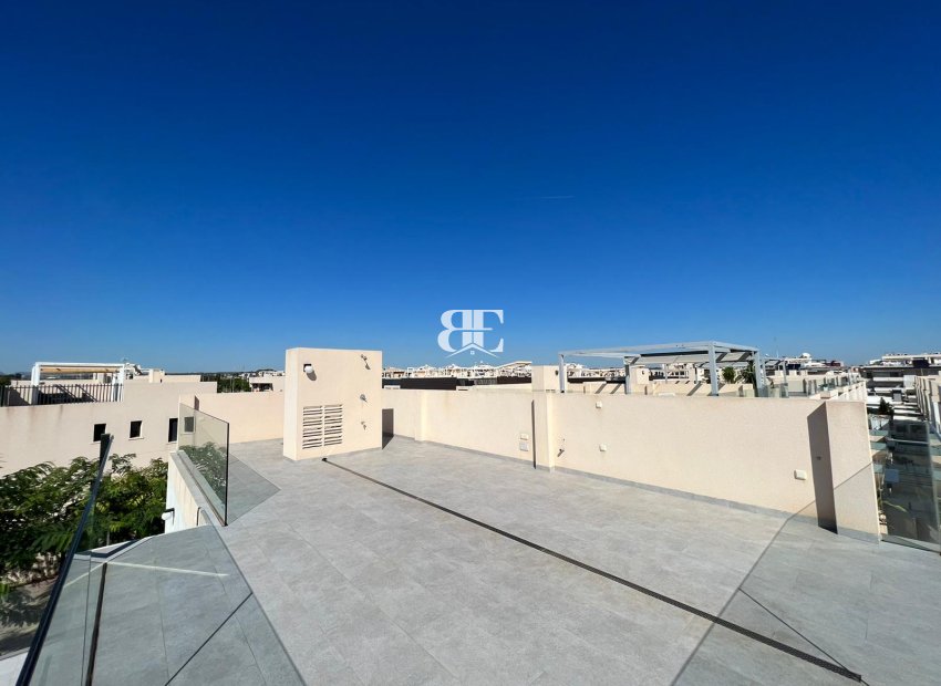 Herverkoop - Villa -
Mil Palmeras - Costa Blanca