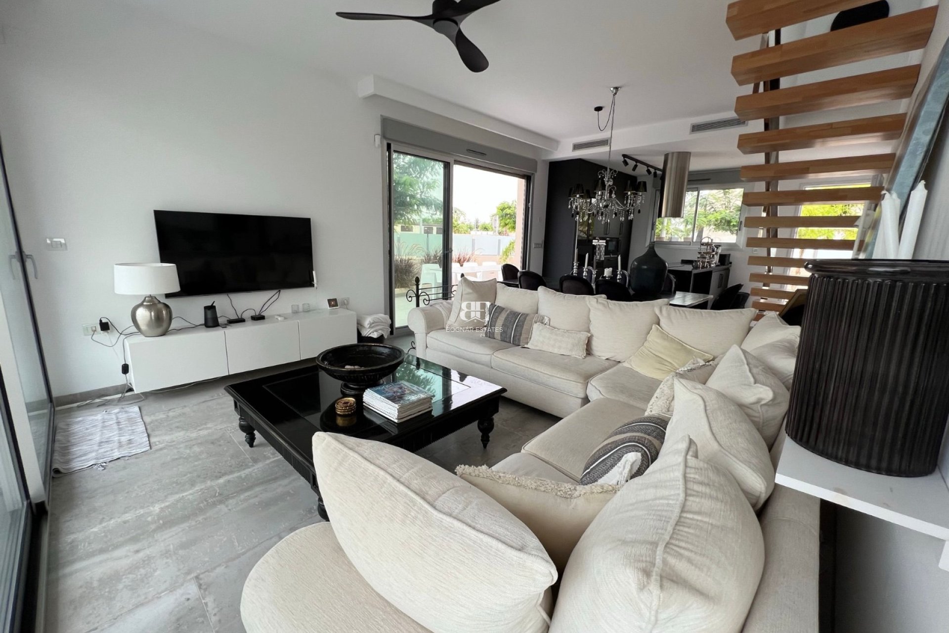 Herverkoop - Villa -
Mil Palmeras - Costa Blanca