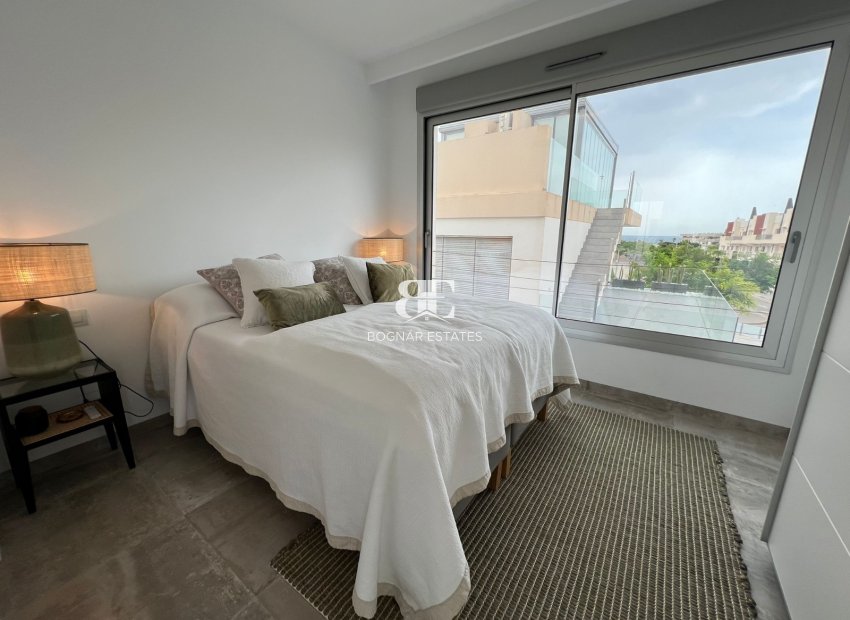 Herverkoop - Villa -
Mil Palmeras - Costa Blanca