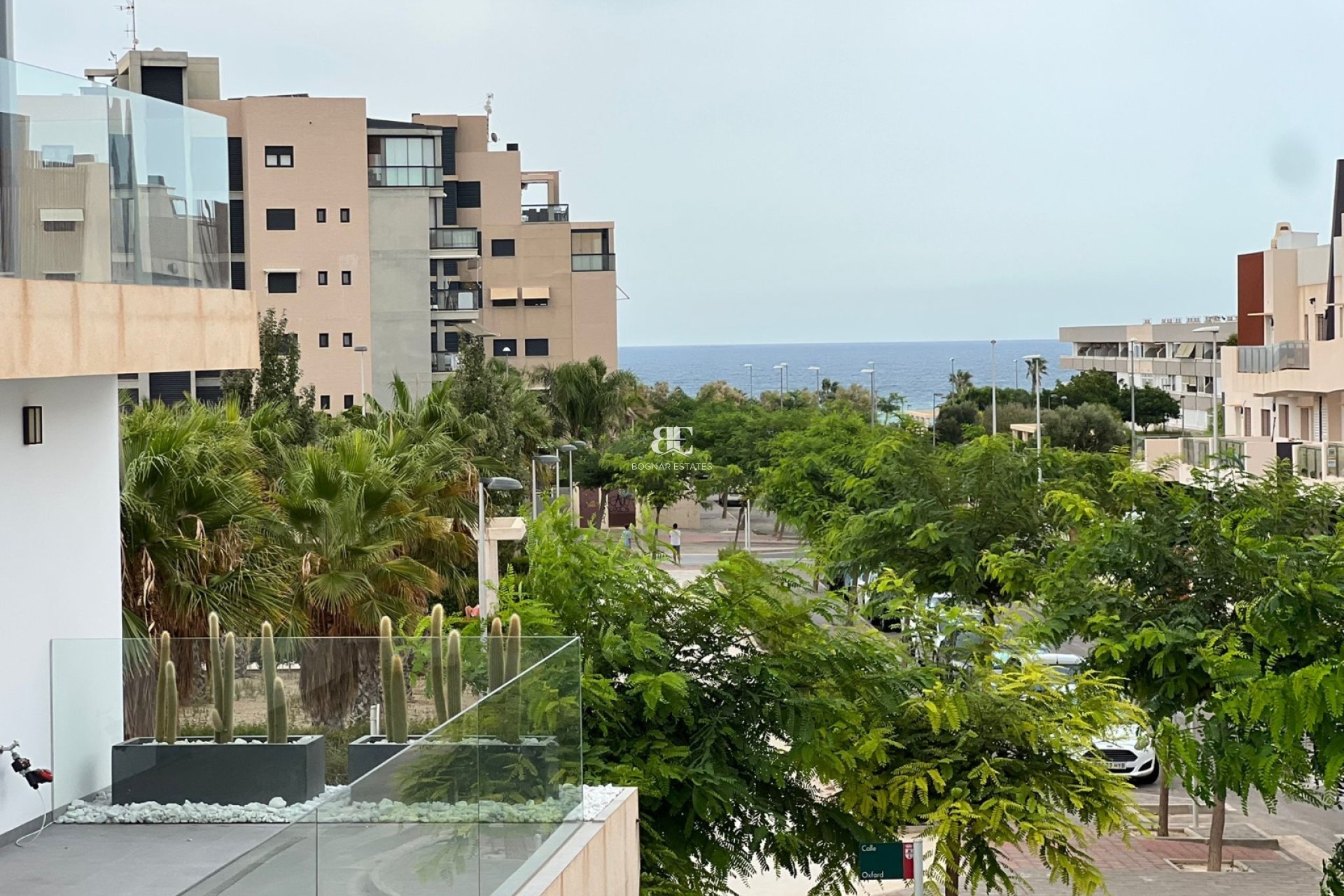 Herverkoop - Villa -
Mil Palmeras - Costa Blanca