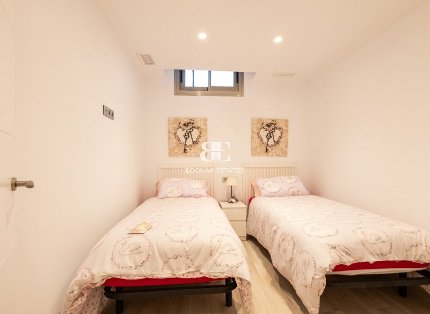 Herverkoop - Villa -
Orihuela - Costa Blanca Sur